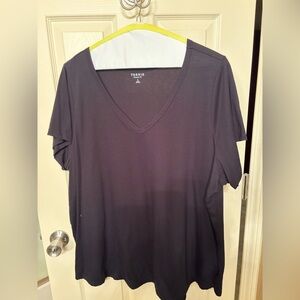 torrid Black V-Neck Short Sleeve Tee
